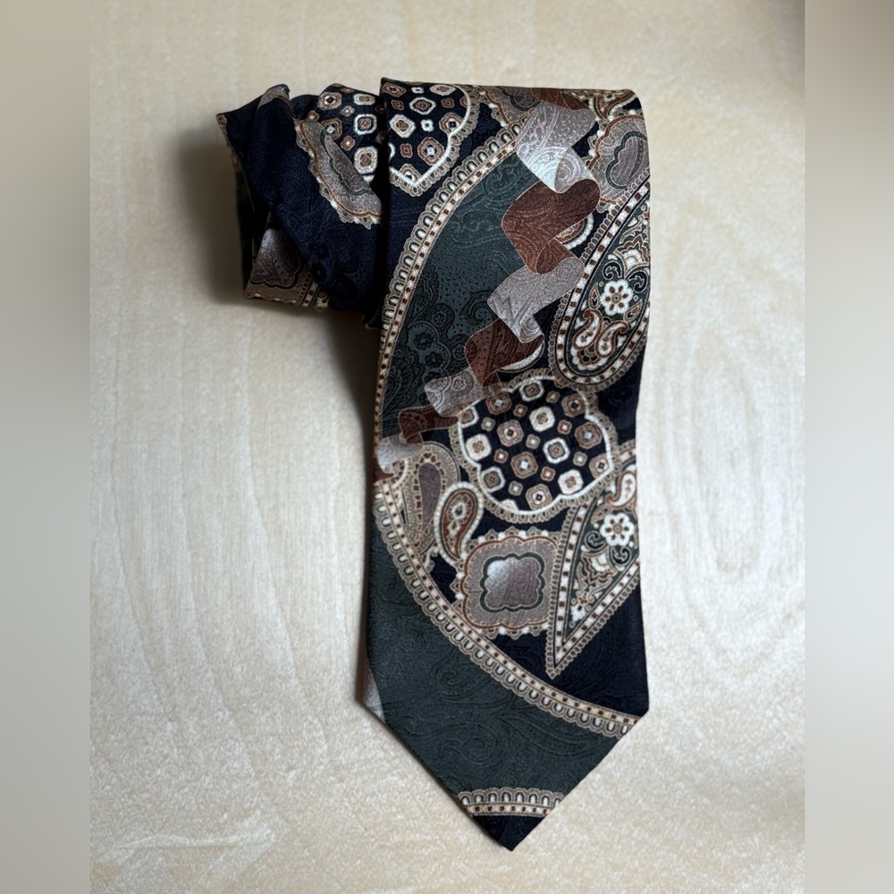 Stafford Black and Gold Patterned Tie
